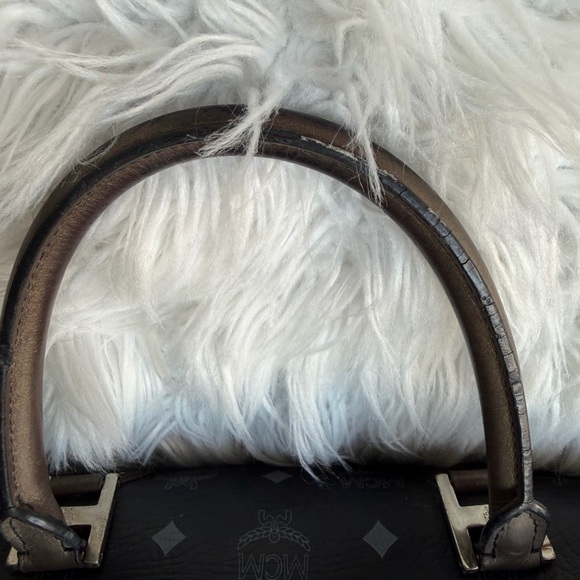 MCM vintage Black Lion Satchel - Picture 15 of 16